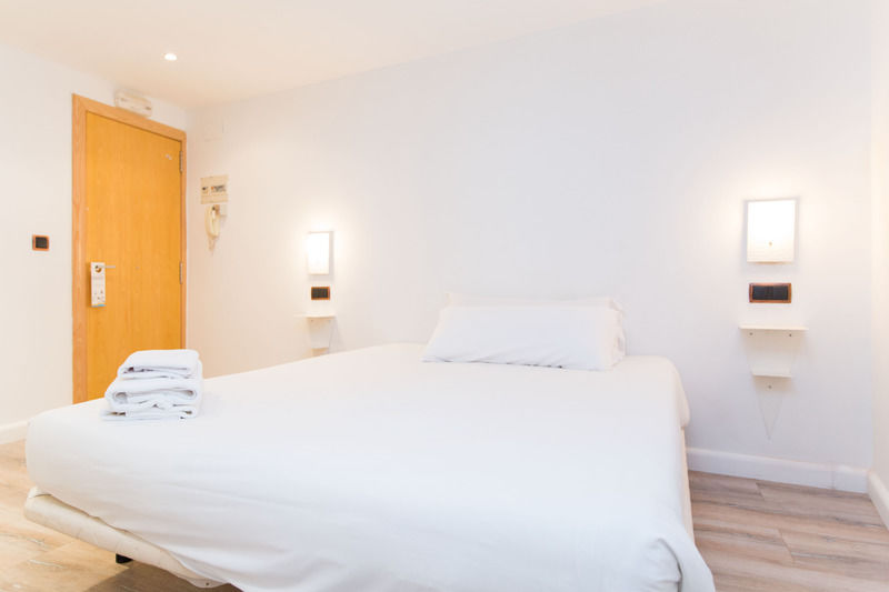 Ainb Las Ramblas-Colon Apartments Barcelona Eksteriør billede