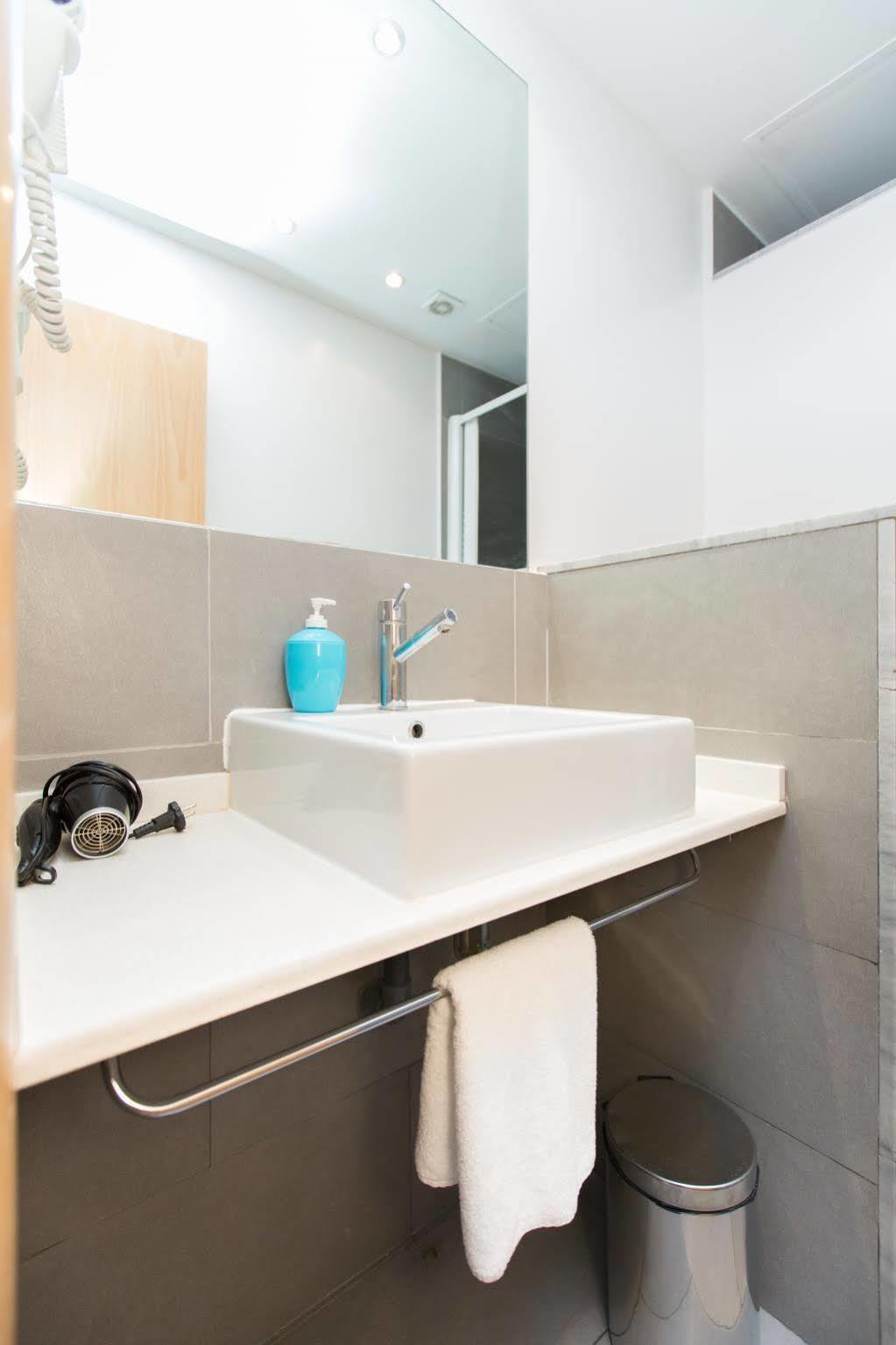 Ainb Las Ramblas-Colon Apartments Barcelona Eksteriør billede