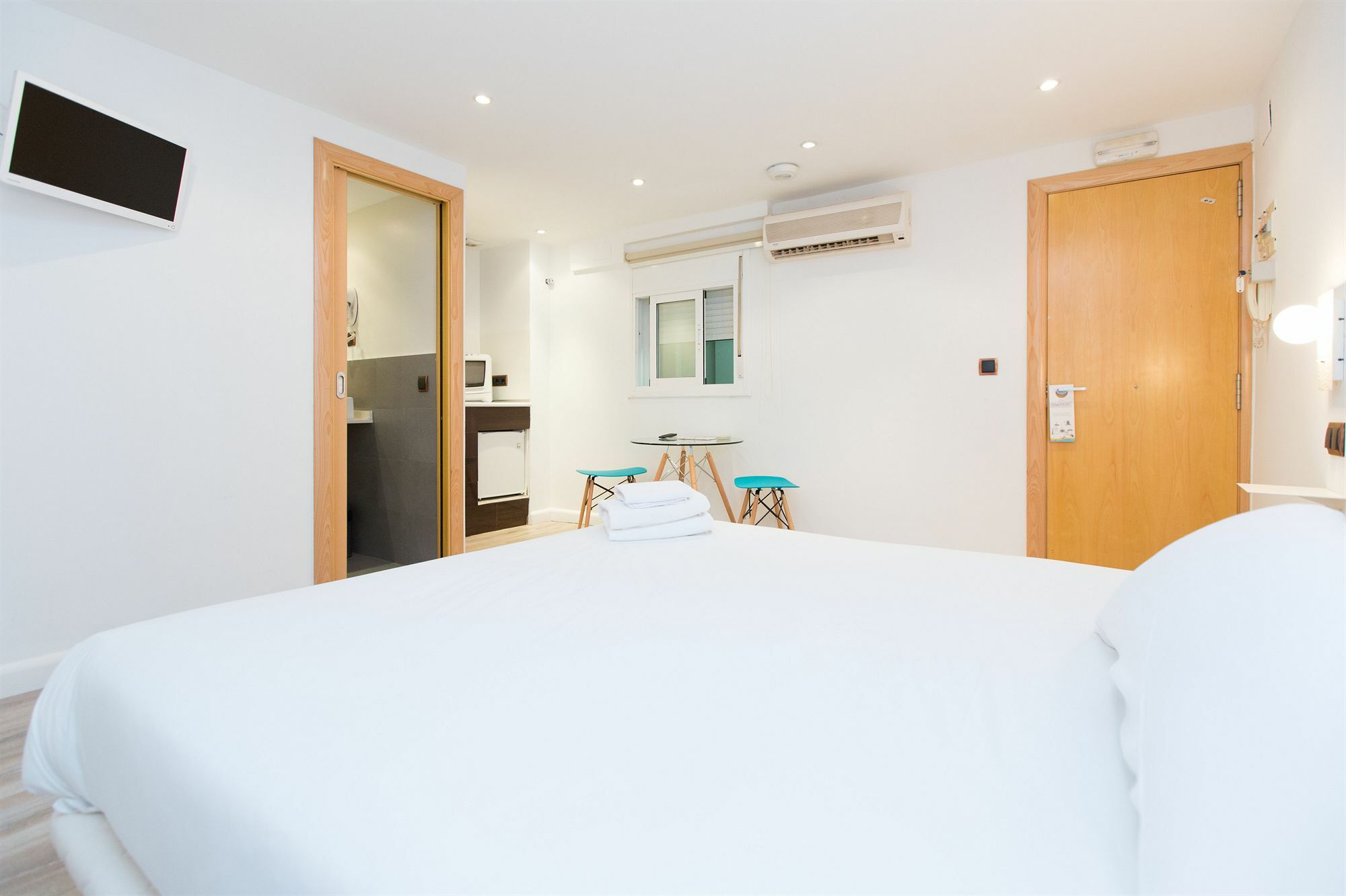Ainb Las Ramblas-Colon Apartments Barcelona Eksteriør billede