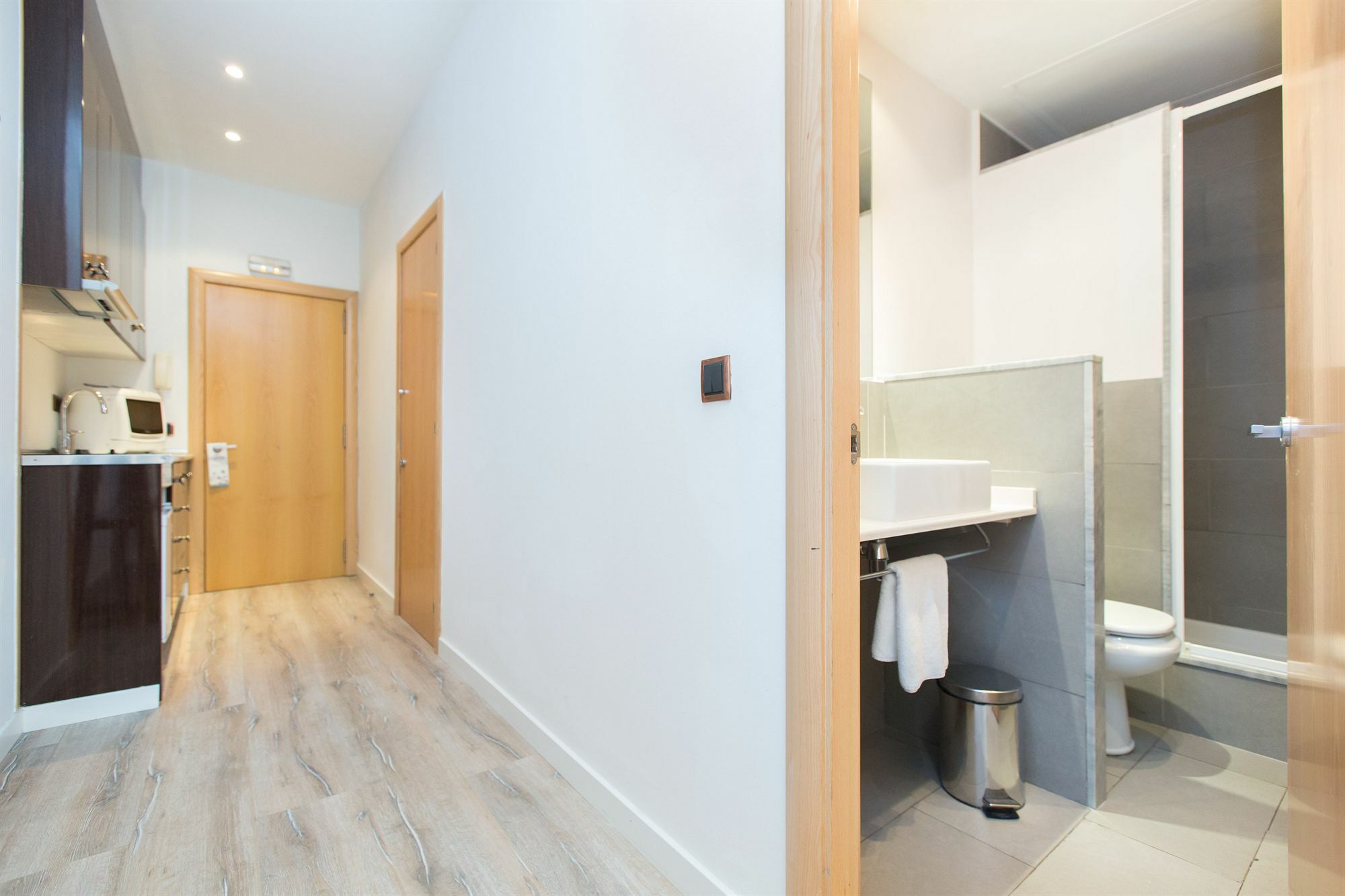 Ainb Las Ramblas-Colon Apartments Barcelona Eksteriør billede